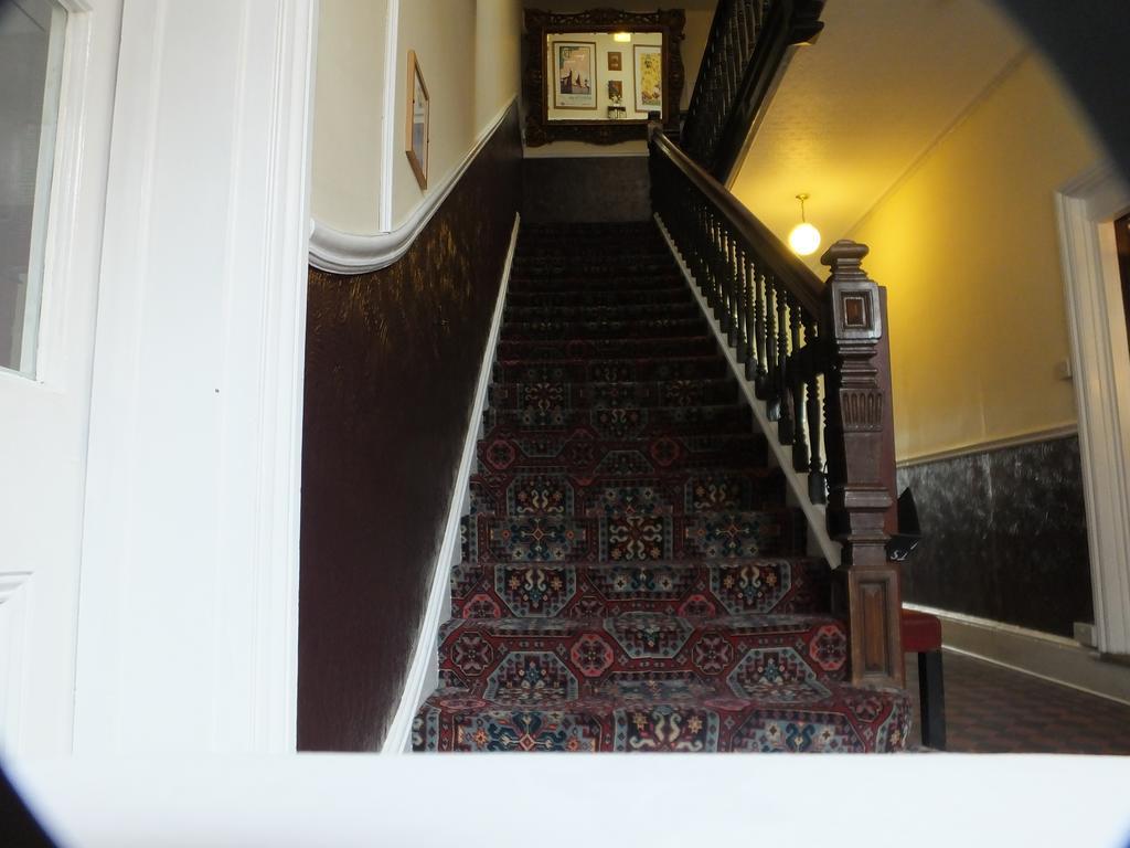 Railway Hotel 法弗舍姆 外观 照片