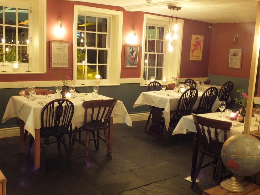 Railway Hotel 法弗舍姆 外观 照片