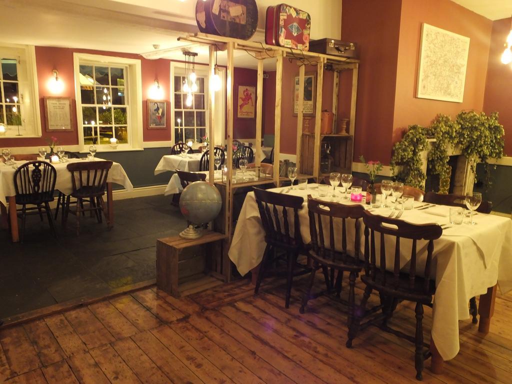 Railway Hotel 法弗舍姆 外观 照片