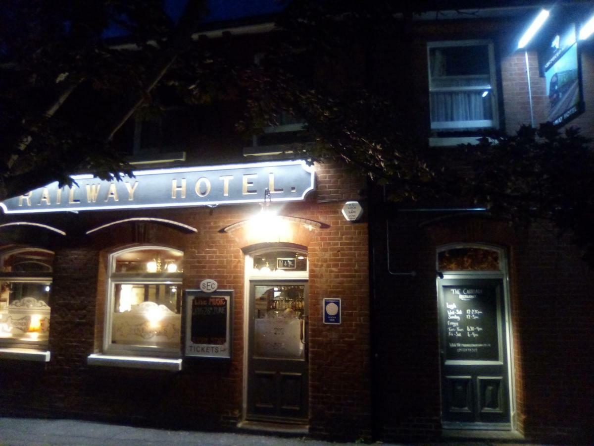 Railway Hotel 法弗舍姆 外观 照片