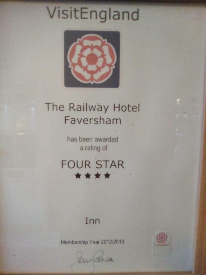 Railway Hotel 法弗舍姆 外观 照片