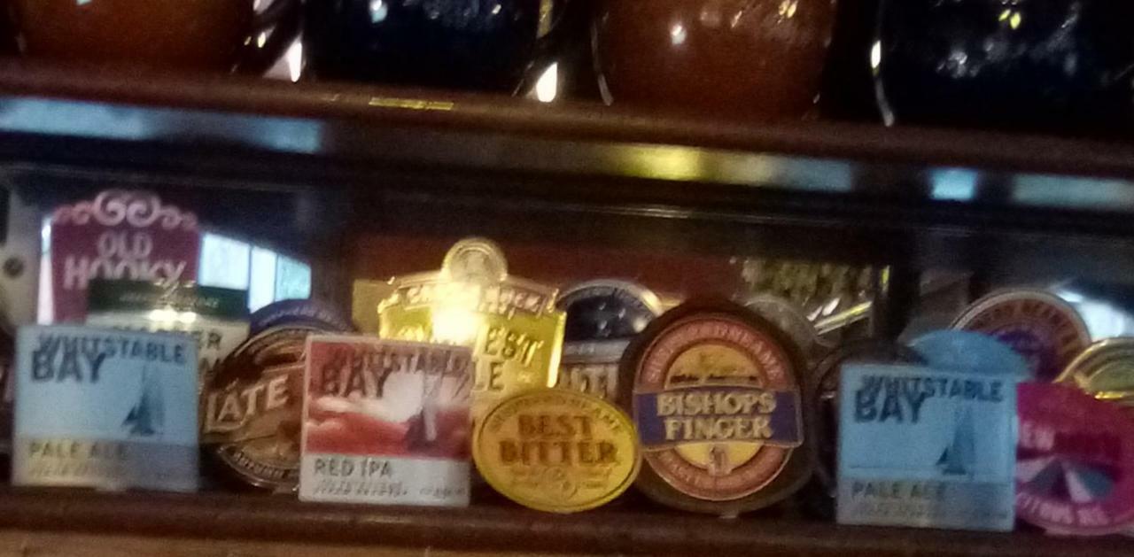 Railway Hotel 法弗舍姆 外观 照片