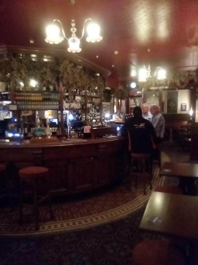 Railway Hotel 法弗舍姆 外观 照片
