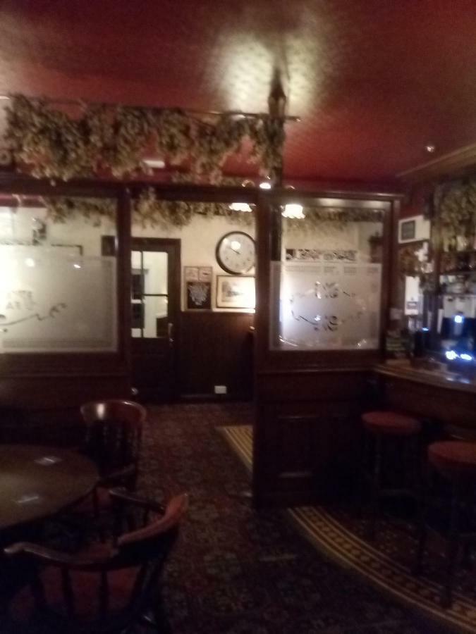 Railway Hotel 法弗舍姆 外观 照片